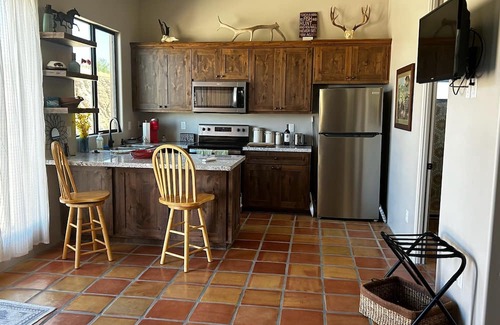 Wickenburg Apartment | Desperatehills Casita one bedroom full kitchen and corral
