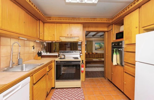 Perryopolis House | Bedroom 3, Retro Vibin' House, 30mi to Pittsburgh