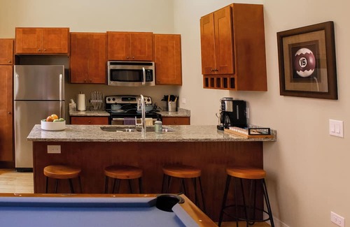 Lowertown Apartment | Historic Luxury 2-Bedroom wz Loft &FREE Parking