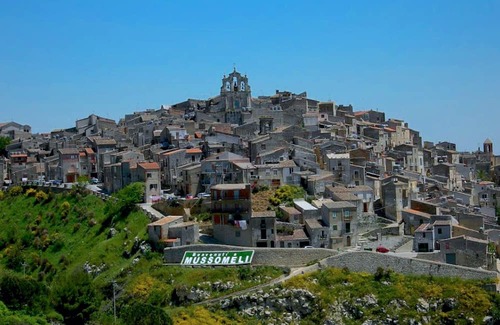 Mussomeli House | Suite with terrace in Mussomeli, in the charming historic center