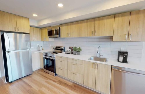 Sappertown Apartment | Pet Friendly 2 Bedroom@408 E Columbia - New Westminster