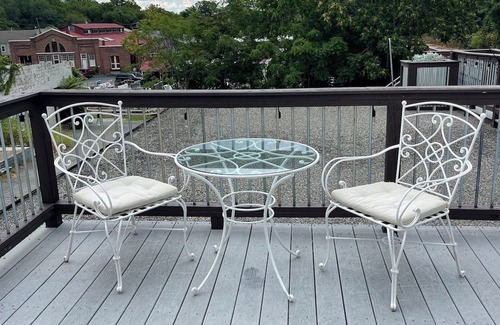 Appomattox Apartment | Spacious 1-bedroom loft apartment in historic downtown Appomattox, Virginia.