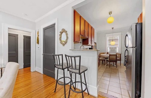 Dilworth Condo | Cozy Dilworth 1BR King Condo | Porch | Walkable