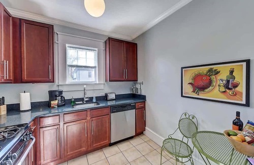 Dilworth Condo | Clean 6BR, 3 King Condos | Dilworth | Walkable
