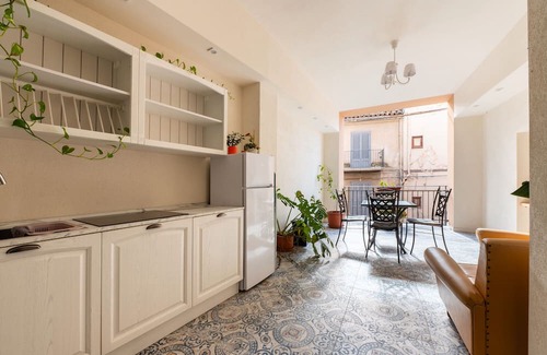 Caccamo Apartment | Room 'Tripla Luxury' with Private Terrace, Wi-Fi and Air Conditioning