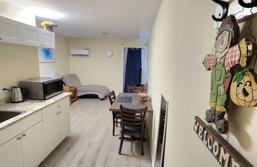 Arthur Apartment | Big 1 Bedroom Plus Den In Arthur - 3 Beds