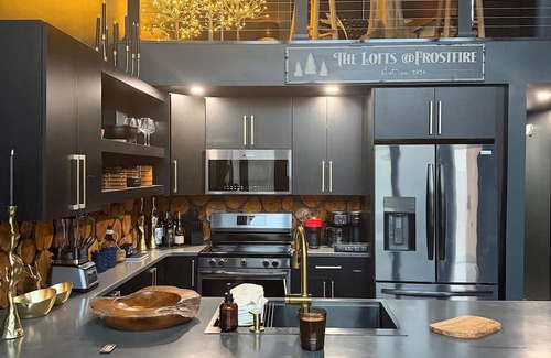 Maida Cabin | The Lofts @ Frost Fire- Cabin C