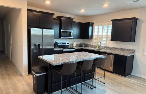 Roseville House | Tranquil 4-bedroom house in Roseville