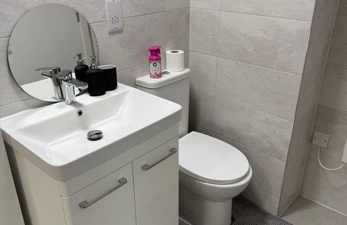 Wembley Central Apartment | Steps from the Stadium – 2BR Flat