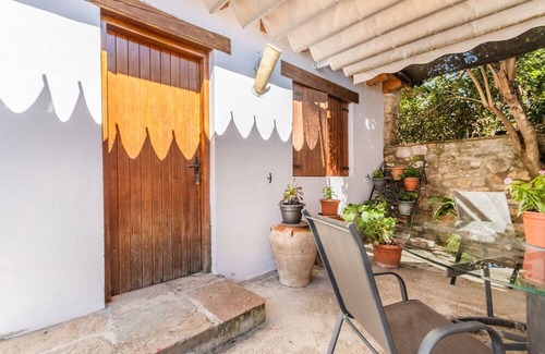 Conques Apartment | Room 'Habitación Cuadruple' with Mountain View, Wi-Fi and Air Conditioning