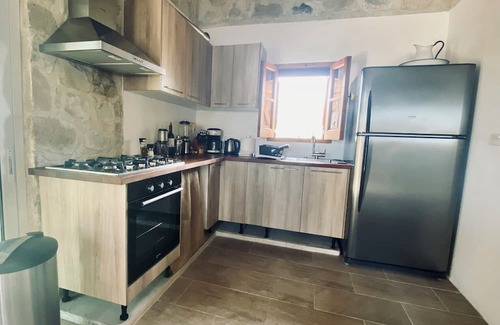 Choirokoitia House | Peaceful Stone House Mtn Views 10 Min to Beach