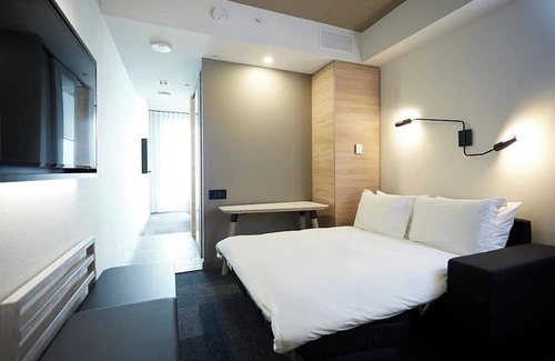 Brossard Hotel | 3 Stylish Spacious Rooms for Leisure or Work w/Nearby Dining & Entertainment
