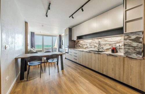 Golem Apartment | The Seaview Jacuzzi Suite by PS