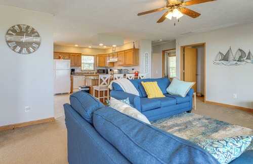 Harbor Beach House | Lake & Lighthouse Views: Inviting Port Hope Home!