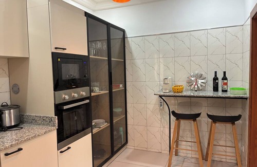 Abidjan House | DETACHED HOUSE WITH GARDEN IN QUIET, SAFE STREET CLOSE TO SHOPS