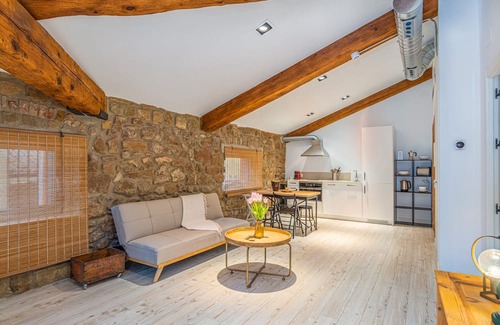 Balaguer Apartment | Apartment 'Àtic 1' with Private Terrace, Wi-Fi and Air Conditioning