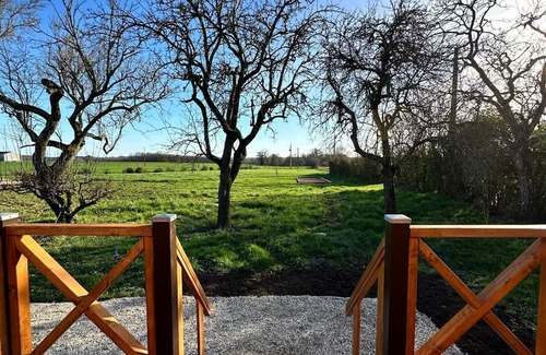 Faverolles Cottage | Unique caravan experience in the heart of Berry