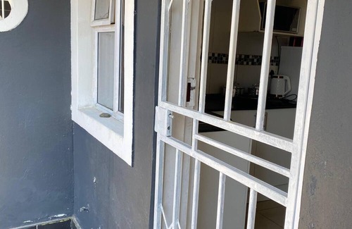 Greater Johannesburg Metropolitan Area Apartment | Gold Crown Self-catering Apartment
