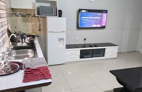 Greater Johannesburg Metropolitan Area Apartment | Gold Crown Self-catering Apartment