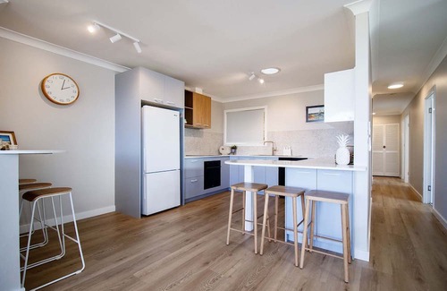 Bilinga Apartment | Banksia by Khove Summ