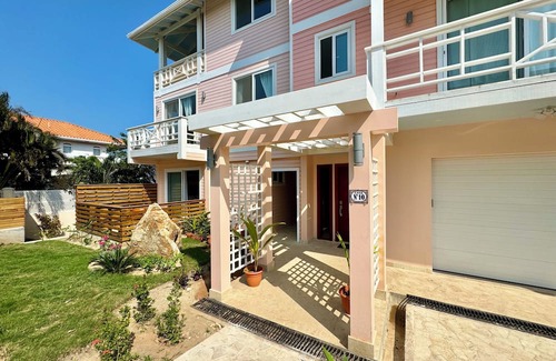Lighthouse Estates Apartment | Junior Suite @ Casa Rosada, Lighthouse Estates, West Bay