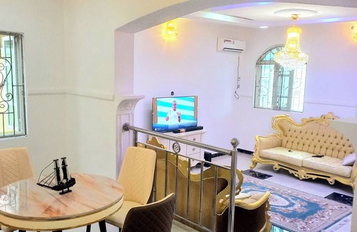 Obazu House | 2-BEDROOM for short/Longer stays. Whole building