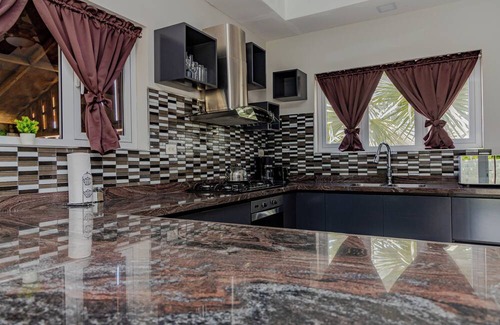 Paradera House | 7 minutes to Beautiful beaches, Newly Renovated Luxury Home