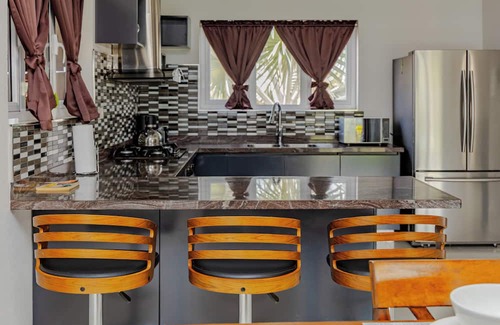 Paradera House | 7 minutes to Beautiful beaches, Newly Renovated Luxury Home
