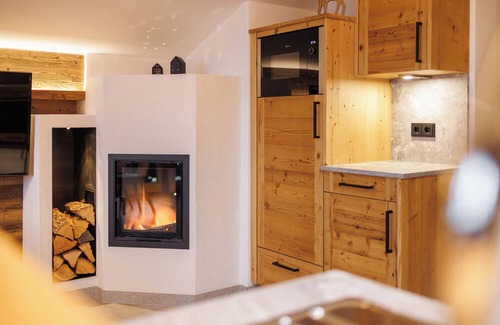 Ruhpolding Apartment | NEW - Hochfelln 65 sqm, balcony, kitchen, 1 bedroom, 1 bed-sitting room, WLAN, 4 pers