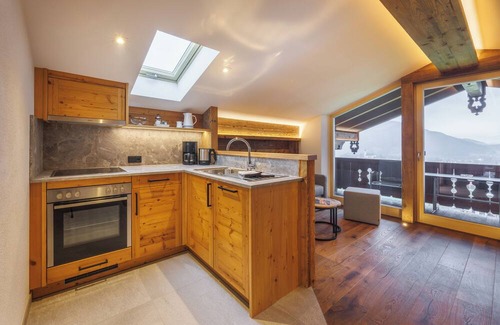 Ruhpolding Apartment | NEW - Hochfelln 65 sqm, balcony, kitchen, 1 bedroom, 1 bed-sitting room, WLAN, 4 pers