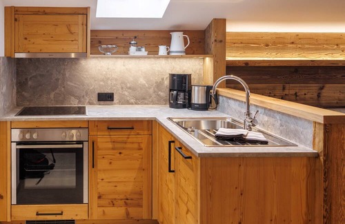 Ruhpolding Apartment | NEW - Hochfelln 65 sqm, balcony, kitchen, 1 bedroom, 1 bed-sitting room, WLAN, 4 pers