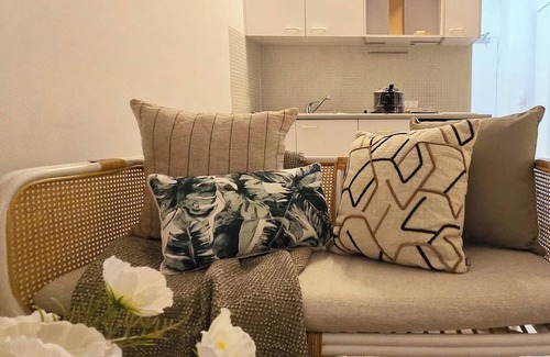 Kings Cross Apartment | Spacious City Pad with Pool and Spa