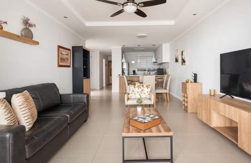 Escazu Condo | Beautiful Condo just steps from Avenida Escazu in an unbeatable location