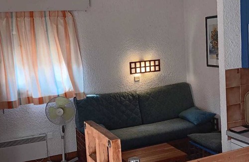 Roquebrune-Cap-Martin Apartment | Apartment for 6 with Wi-Fi in Roquebrune-Cap-Martin