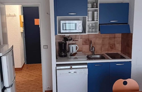 Roquebrune-Cap-Martin Apartment | Cozy studio for 4 with Wi-Fi and pets allowed