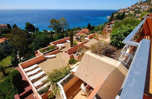 Roquebrune-Cap-Martin Apartment | Cozy studio for 4 with Wi-Fi and pets allowed