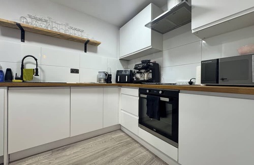 Canary Wharf Apartment | Spacious 2BD Flat By Docklands, Canary Wharf