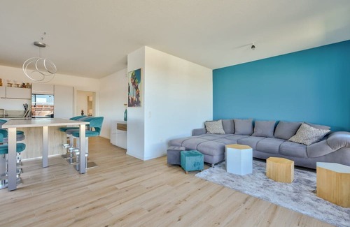 Poteries Apartment | Stunning 1BR Flat with Terrace and private parking