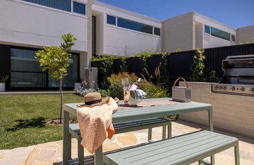 Aldinga Beach House | Luxury oceanfront retreat close to cellar doors of McLaren Vale