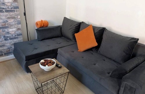 Swindon Apartment | Saffron&Space *Parking *Sleeps 5