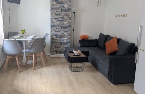Swindon Apartment | Saffron&Space *Parking *Sleeps 5