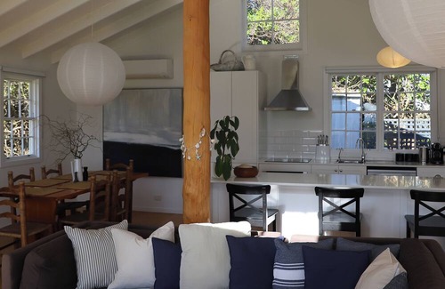 Falmouth House | White Shell Cottage | Wood fire & beachfront