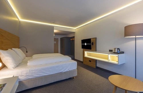 Arnsberg Hotel | Relaxing Unit Pets Allowed Indoor Swimming Pool With Forest Trails