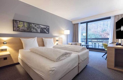 Arnsberg Hotel | Relaxing Unit Pets Allowed Indoor Swimming Pool With Forest Trails