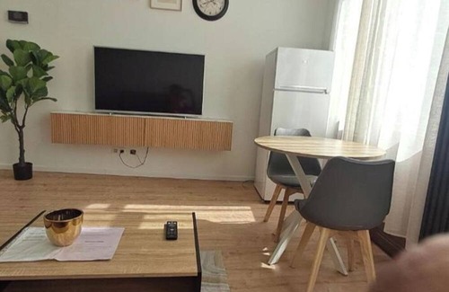 Saint-Laurent Apartment | Apartment in quiet street