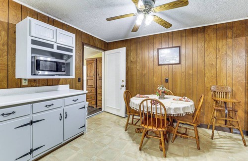 Soddy-Daisy House | Families Welcome! Home w/Fire Pit in Soddy-Daisy