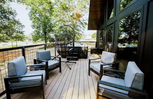 Coosa Cabin | Modern Cabin on Weiss Lake, Cedar Bluff, Alabama