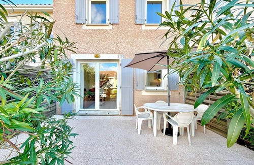 Calvisson Apartment | L'écrin du mas, 4 guests, Pool in Calvisson