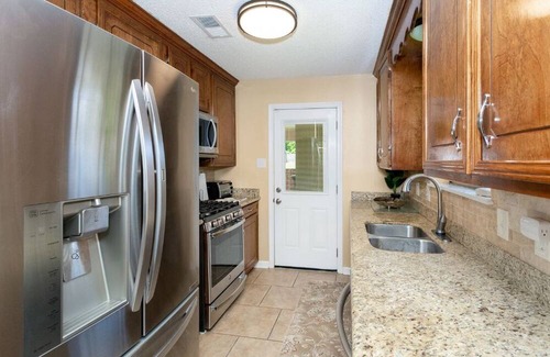 Park Forest - LA North House | Enjoyable 3-bedroom house with AC in Baton Rouge