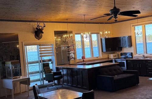 Wollaston Villa | Wollaston Castle on Coe Hill, 7 Bedrooms with 5.5 bathrooms catering up to 18 guests